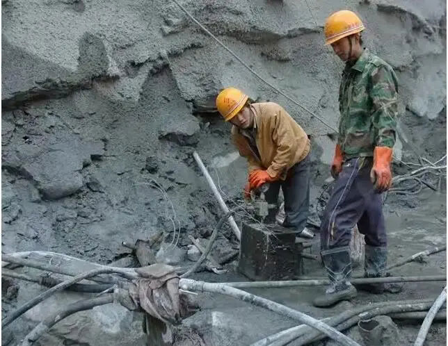 龙子湖地基下沉注浆